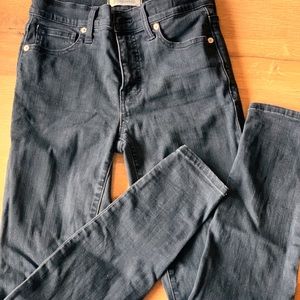 9” high-rise Madewell jeans - black